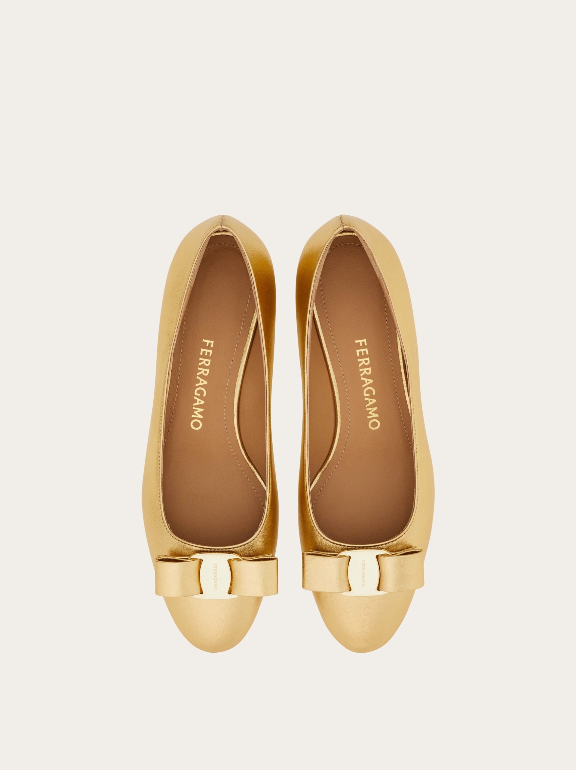 Ferragamo Vara bow pump - Image 7